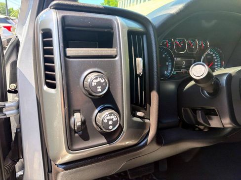 Used 2018 Chevrolet Silverado 1500 LT w/ All Star Edition AWD/4WD image 15