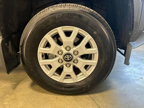 Used 2025 Toyota Tacoma SR5 AWD/4WD image 11