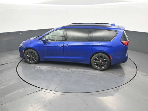 Used 2019 Chrysler Pacifica Touring-L Plus w/ Advanced Safetytec Group FWD image 29