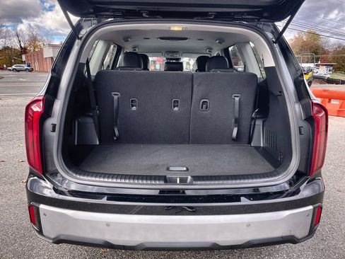 Used 2023 Kia Telluride LX image 11