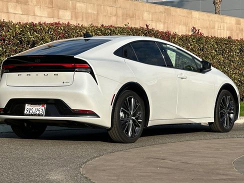 Used 2026 Toyota Prius XLE image 4