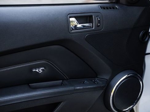 Used 2010 Ford Mustang GT Premium image 59