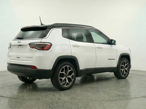 Used 2025 Jeep Compass Limited AWD/4WD image 9
