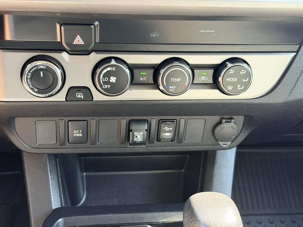 Used 2019 Toyota Tacoma SR5 AWD/4WD image 5