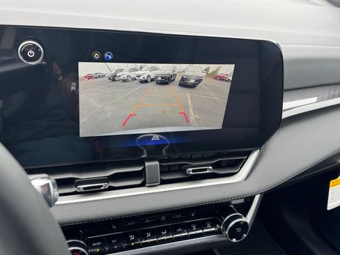 New 2026 Chevrolet Equinox LT w/ Convenience Package II image 10