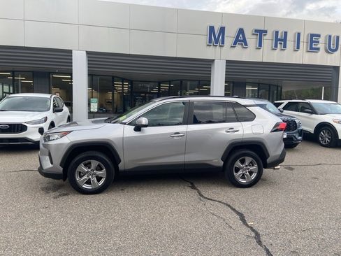 Used 2022 Toyota RAV4 LE image 2