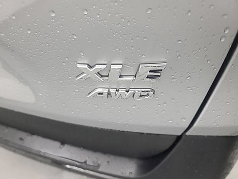 Used 2025 Toyota RAV4 XLE AWD/4WD image 12