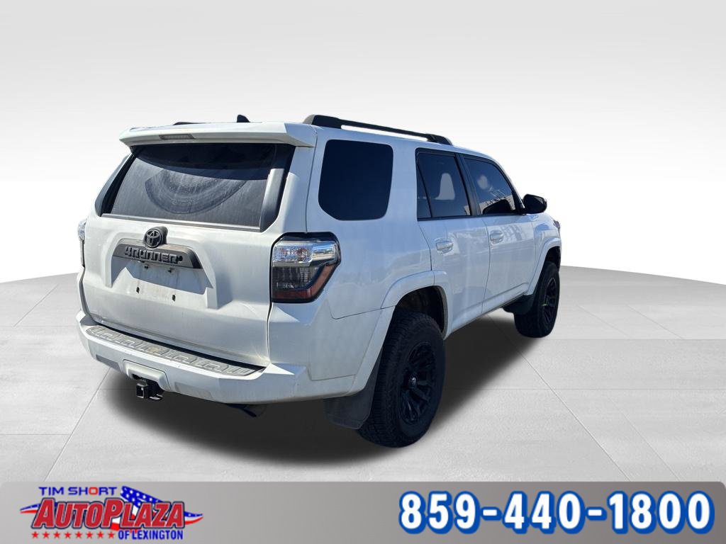 Used 2018 Toyota 4Runner SR5 AWD/4WD image 5