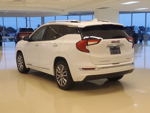 Used 2022 GMC Terrain Denali w/ Denali Premium Package image 8