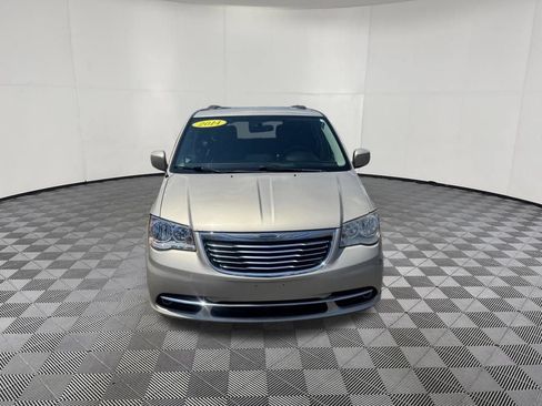 Used 2014 Chrysler Town & Country Touring FWD image 2