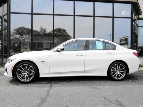 Used 2022 BMW 330e xDrive w/ Driving Assistance Package image 8