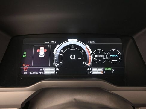 Used 2025 Toyota Sequoia Platinum w/ Tow Technology Package AWD/4WD image 14