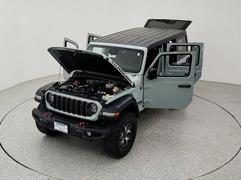 Used 2024 Jeep Wrangler Unlimited Rubicon w/ Convenience Group AWD/4WD image 36