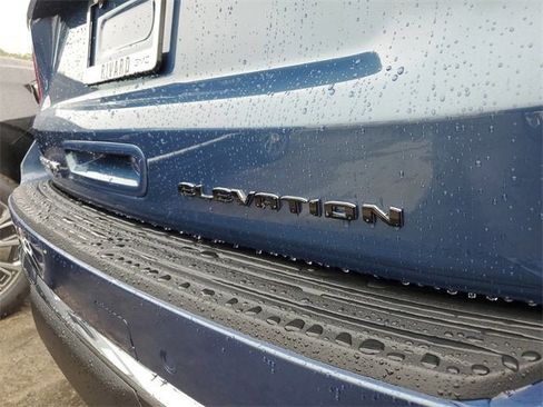 New 2026 GMC Yukon Elevation image 9