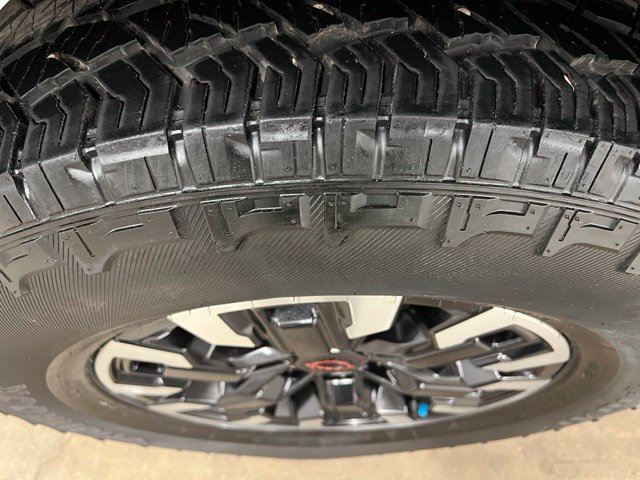 Used 2024 Nissan Frontier Pro-X w/ Technology Package RWD image 7
