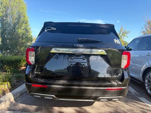 Used 2021 Ford Explorer XLT w/ Equipment Group 202A RWD image 2