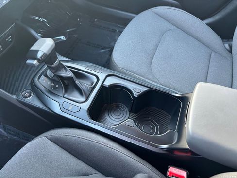 Used 2025 Kia K4 LXS image 44