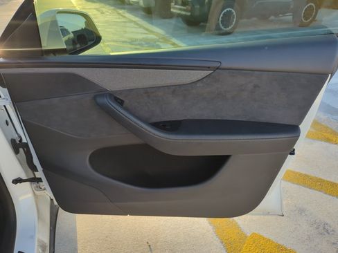 Used 2026 Tesla Model Y Long Range AWD/4WD image 19