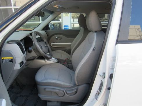 Used 2017 Kia Soul EV-e image 13