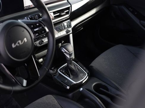 Used 2024 Kia Seltos S image 7