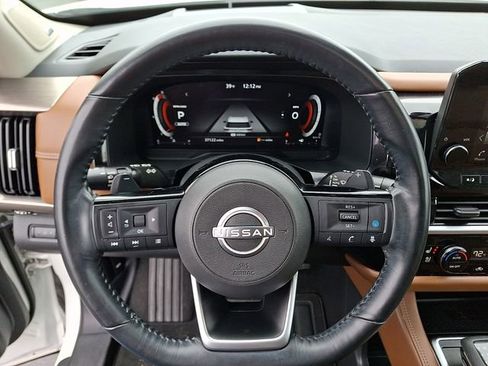 Used 2022 Nissan Pathfinder Platinum w/ Cargo Package image 18