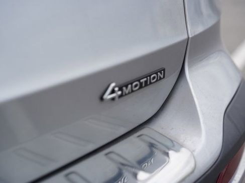 Used 2023 Volkswagen Taos SE w/ Panoramic Sunroof Package image 41