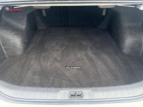 Used 2025 Nissan Altima 2.5 SV FWD image 8