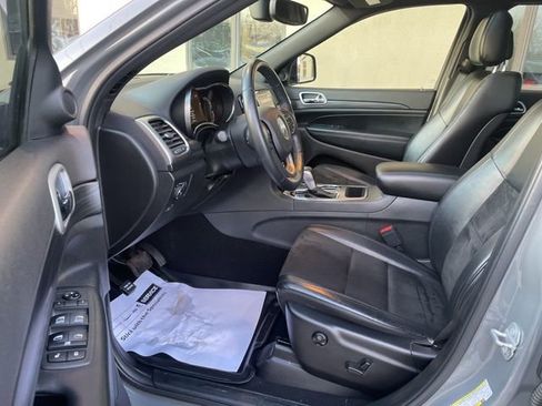 Used 2019 Jeep Grand Cherokee Altitude image 23