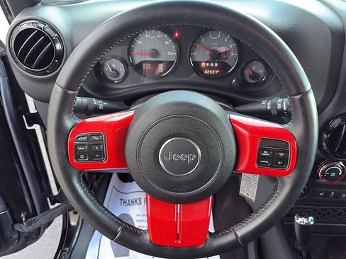 Used 2016 Jeep Wrangler Unlimited Sahara AWD/4WD image 7