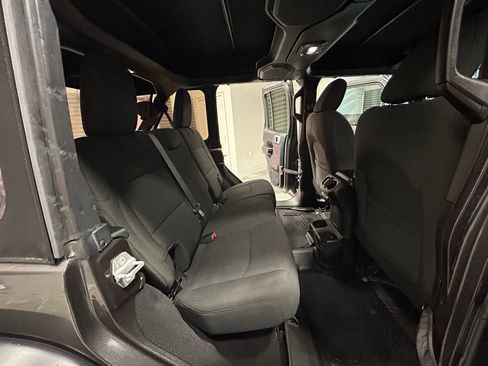 Used 2018 Jeep Wrangler Unlimited Sport S AWD/4WD image 45