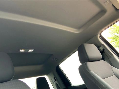 Used 2022 Chevrolet Silverado 1500 Custom image 14