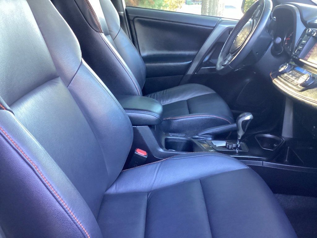 Used 2017 Toyota RAV4 SE w/ Power Extra Value Package AWD/4WD image 4