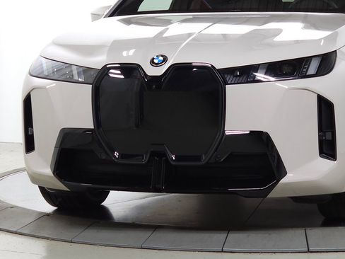 Used 2026 BMW iX xDrive60 AWD/4WD image 3