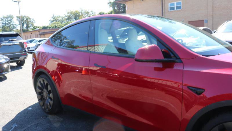 Used 2023 Tesla Model Y Performance AWD/4WD image 8