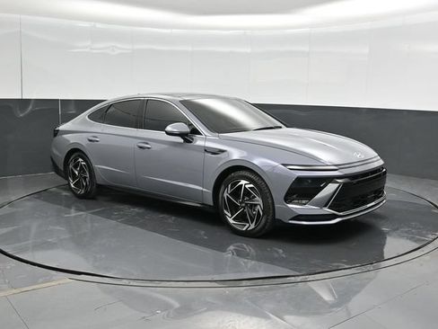Used 2024 Hyundai Sonata SEL w/ Convenience Package FWD image 5