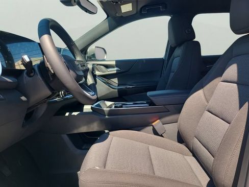 New 2026 Chevrolet Equinox LT w/ Safety and Technology Package FWD image 19