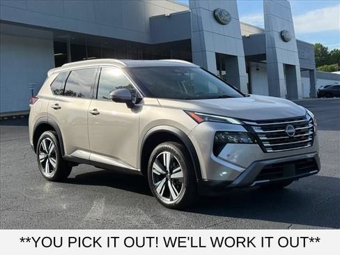 Used 2024 Nissan Rogue SL AWD/4WD image 2