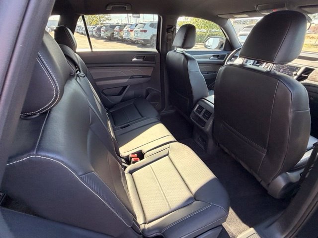 Certified 2021 Volkswagen Atlas Cross Sport SE FWD image 11