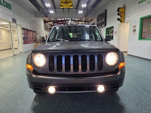 Used 2016 Jeep Patriot High Altitude AWD/4WD image 3