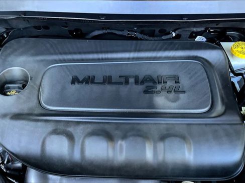 Used 2021 Jeep Cherokee Latitude Plus image 31