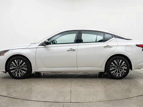 Used 2025 Nissan Altima 2.5 SV FWD image 5