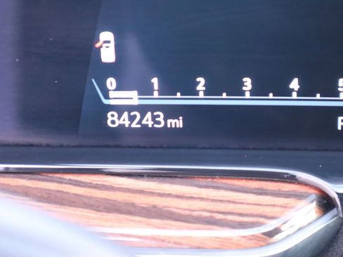 Used 2021 Cadillac Escalade ESV Premium Luxury w/ Driver Assist Tech Package image 41