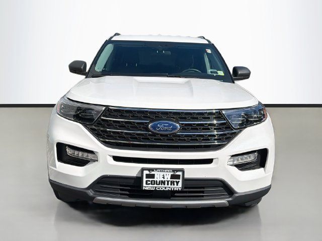 Used 2022 Ford Explorer XLT w/ Equipment Group 202A AWD/4WD image 2