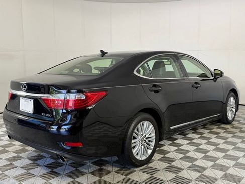Used 2014 Lexus ES 350 w/ Luxury Package FWD image 8