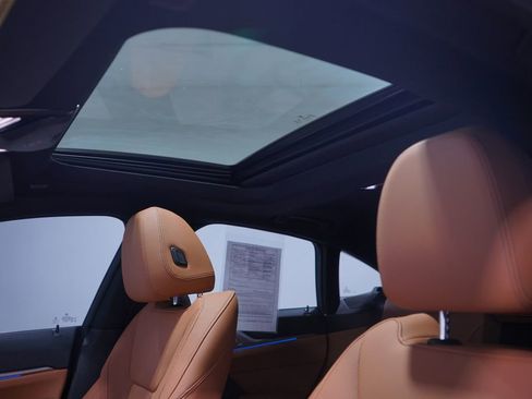 Used 2023 BMW i4 eDrive35 RWD image 8