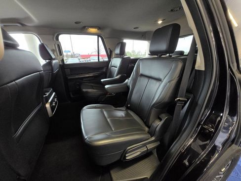 Used 2024 Ford Expedition XLT image 21