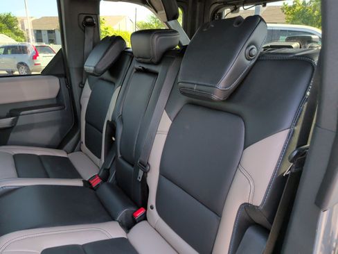 Used 2024 Ford Bronco Wildtrak AWD/4WD image 35