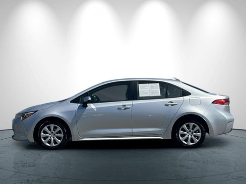 Used 2025 Toyota Corolla LE w/ Convenience Package FWD image 7