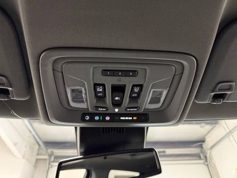 New 2026 GMC Sierra 1500 SLT w/ SLT Convenience Package image 22