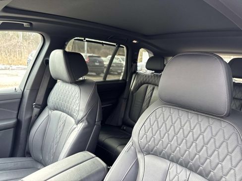 Certified 2024 BMW X5 M60i w/ Executive Package image 33